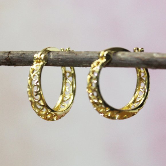 Jewelry - New Gold Filigree Hoop Earrings E2